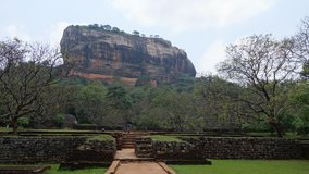 Sigiriya - neboli lví skála.