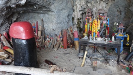 Jeskyně Phra Nang Noi Cave.