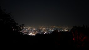 Noční výhled na Chiang Mai
