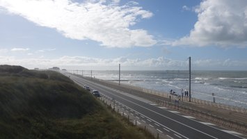 Pobřežní cesta z Ostende směrem k Dunkerque.