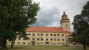 Rozbitý zámek Moravský Krumlov.