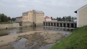 Přístup do Terezína po mostě přes řeku Ohři