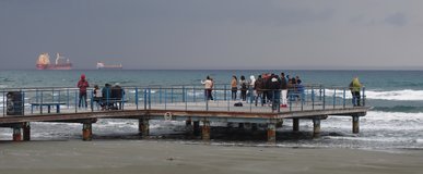 Molo v centru Larnaky.