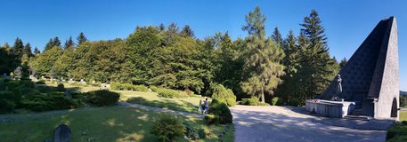 Pamtnky pod Dukelskm prsmykem