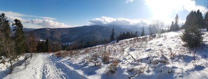 Pohled za sebe p�i stoup�n� na Kotarnicu (naproti masiv Pilska)