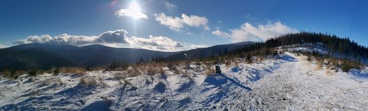 T�sn� pod vrcholem Kotarnica (ten nejbli��� a zpoza n�j vykukuje Majcherkova)