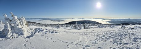 V�hled z vrcholu Pilska sm�rem k Tatr�m a Fat�e