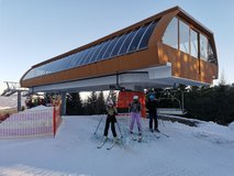 ... a na posledn�m vrcholku trun� horn� stanice lanovky :-). Szlak�wka (1098 m)